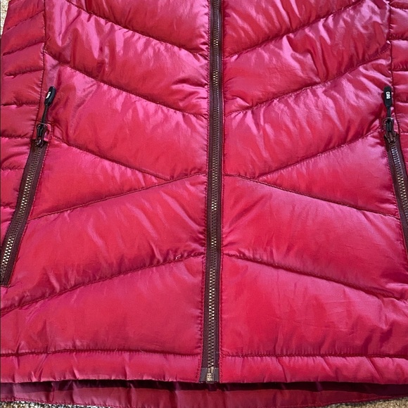 CIRQ Goose Down Feather 700 Fill Quilted Puffer Vest Red Medium - Picture 3 of 13